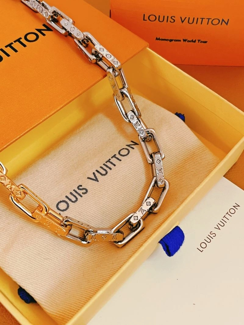 Packable Louis Vuitton Necklaces 268387