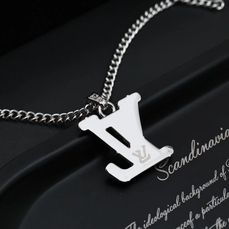 EasyCare Louis Vuitton Necklaces 268405