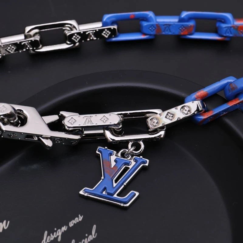 Sleek Louis Vuitton Necklaces 268395