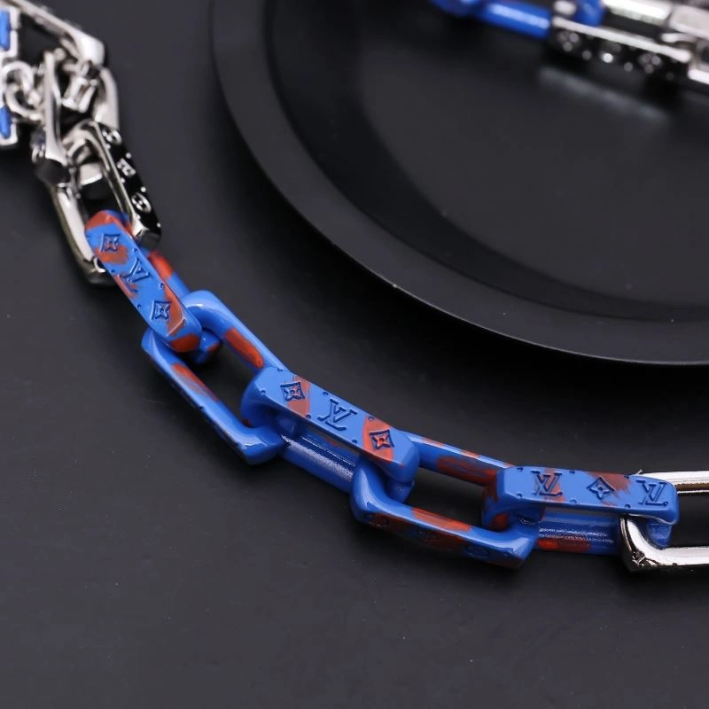 Sleek Louis Vuitton Necklaces 268395