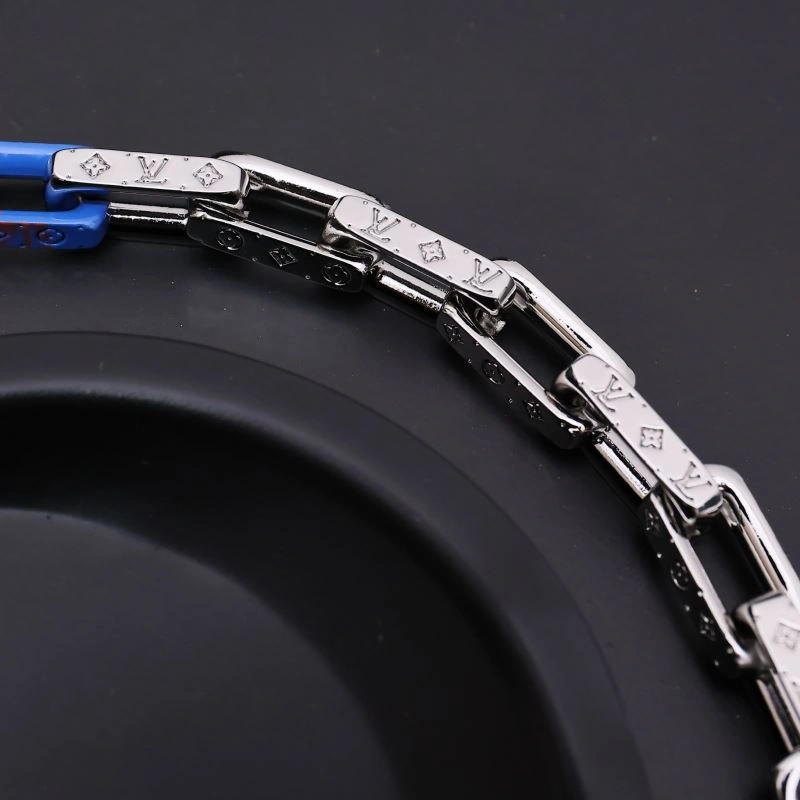 Sleek Louis Vuitton Necklaces 268395