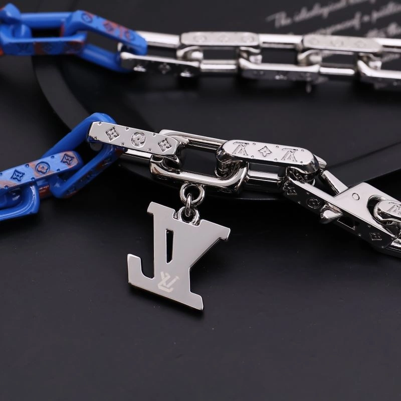 Sleek Louis Vuitton Necklaces 268395