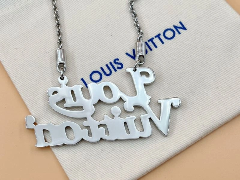 Sporty Louis Vuitton Necklaces 268396