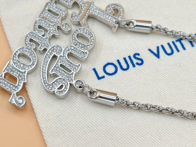 Sporty Louis Vuitton Necklaces 268396