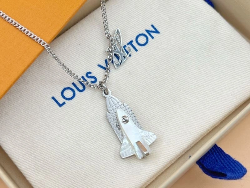 OdorResistant Louis Vuitton Necklaces 268398