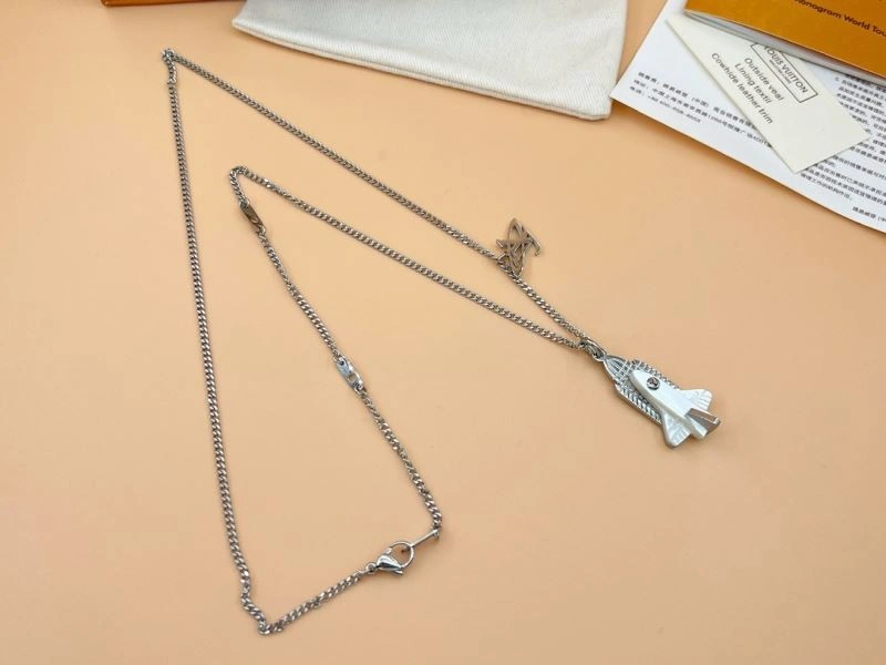 OdorResistant Louis Vuitton Necklaces 268398