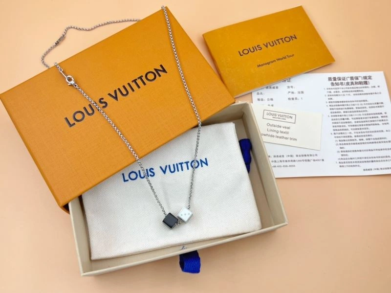 Louis Vuitton Necklaces Comfortable 268386