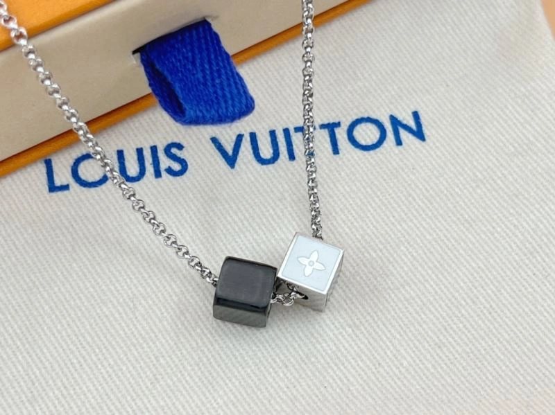 Louis Vuitton Necklaces Comfortable 268386