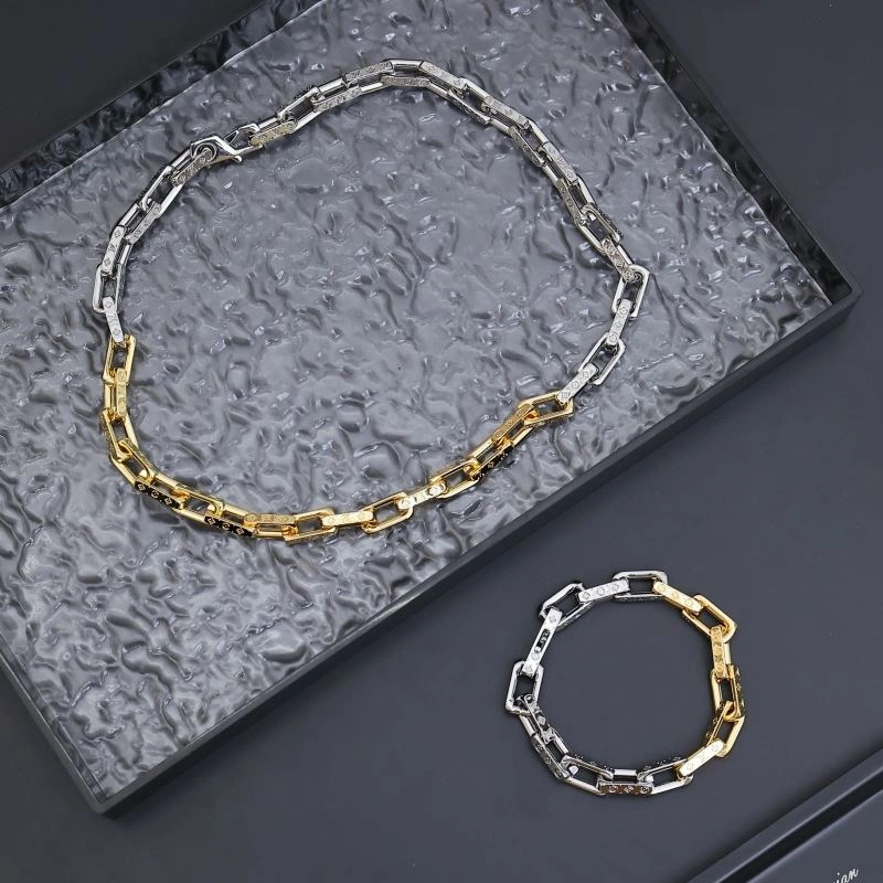 Louis Vuitton Necklaces Lightweight 268399