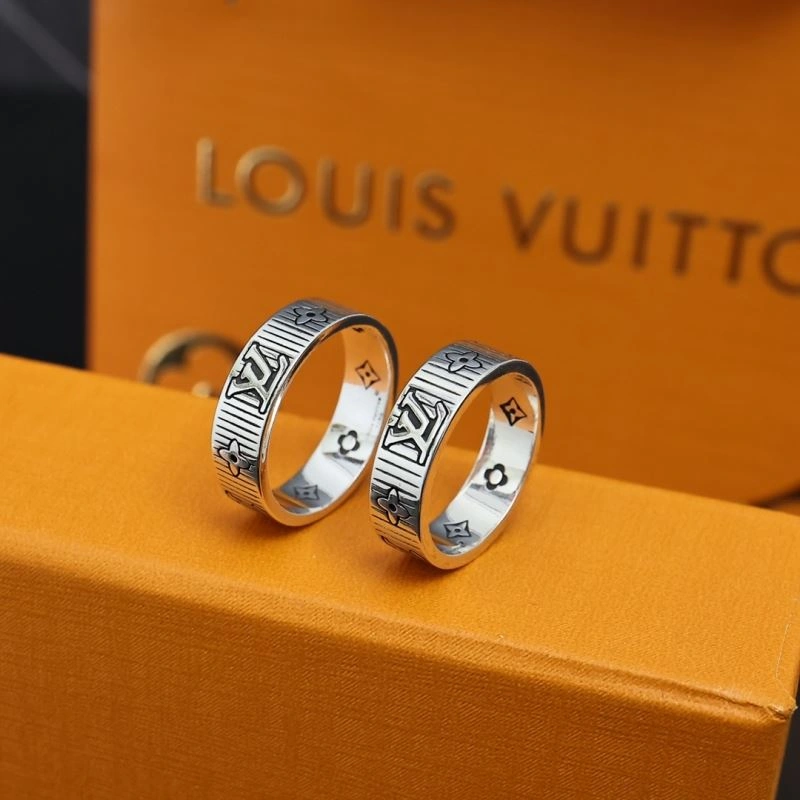 Supportive Louis Vuitton Necklaces 268379