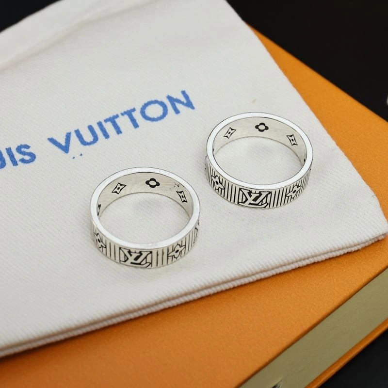 Supportive Louis Vuitton Necklaces 268379