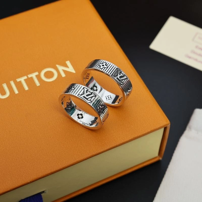 Supportive Louis Vuitton Necklaces 268379