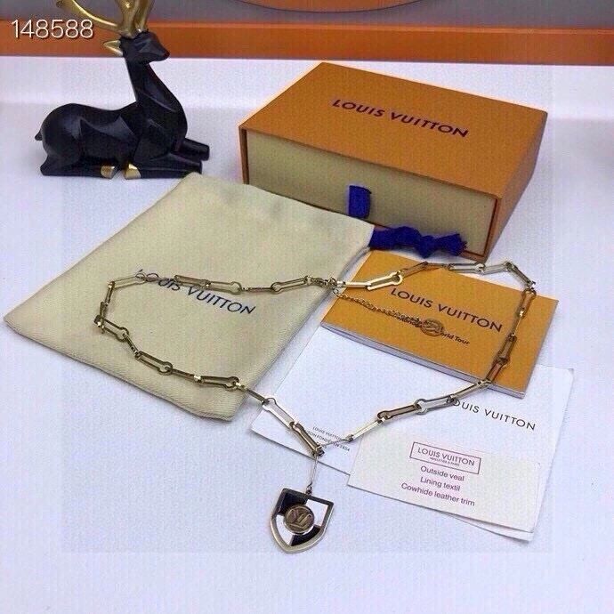 Louis Vuitton Necklaces Practical 268382