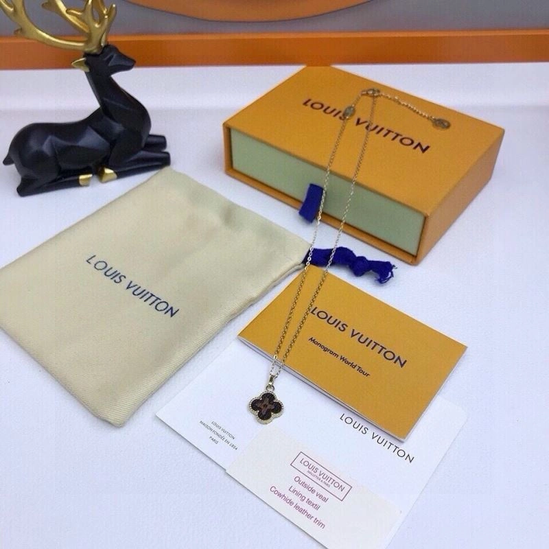 Louis Vuitton Necklaces Sophisticated 268375