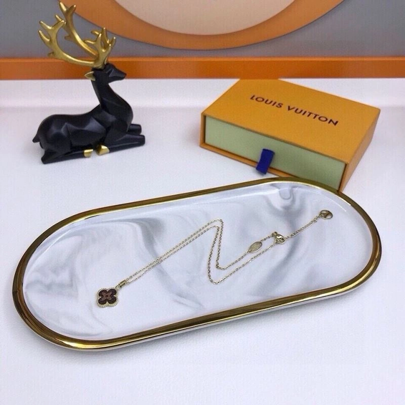 Louis Vuitton Necklaces Sophisticated 268375
