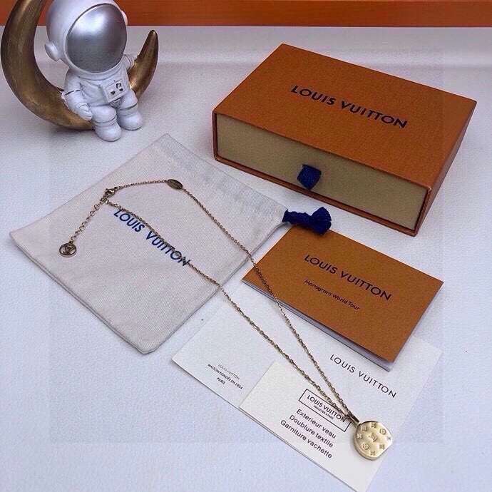 TravelReady Louis Vuitton Necklaces 268373