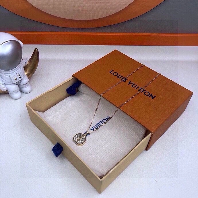 TravelReady Louis Vuitton Necklaces 268373