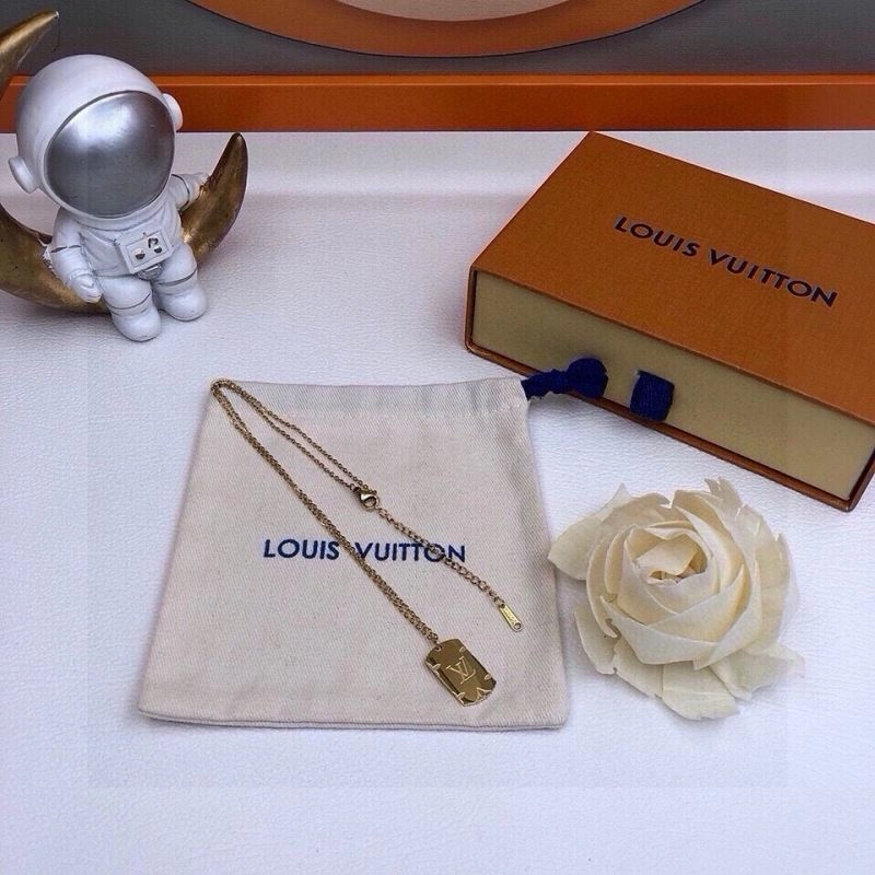 Louis Vuitton Necklaces Attractive 268372