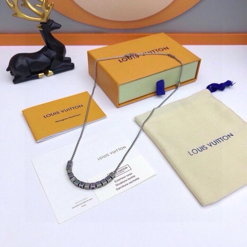 UrbanChic Louis Vuitton Necklaces 268376