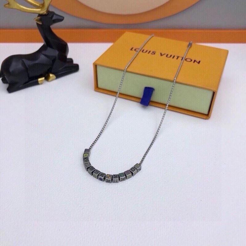 UrbanChic Louis Vuitton Necklaces 268376