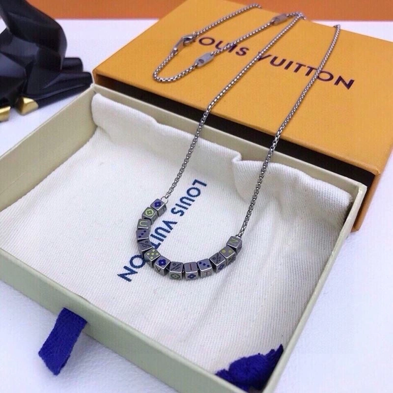 UrbanChic Louis Vuitton Necklaces 268376