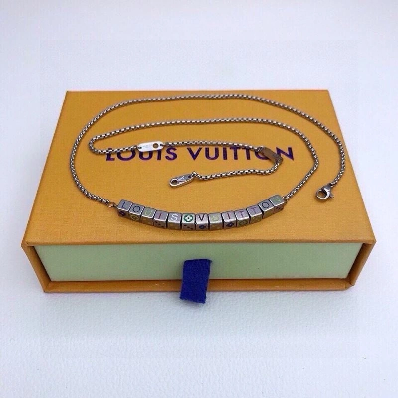 UrbanChic Louis Vuitton Necklaces 268376