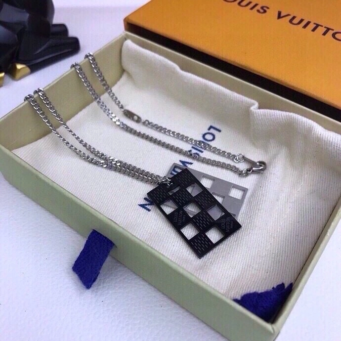 Unisex Louis Vuitton Necklaces 268370