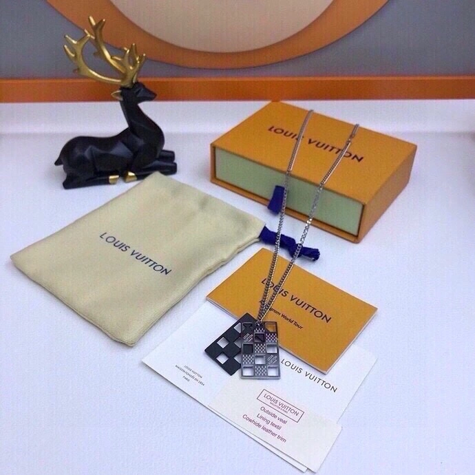 Unisex Louis Vuitton Necklaces 268370