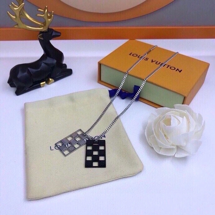 Unisex Louis Vuitton Necklaces 268370