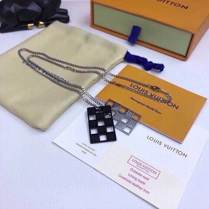Unisex Louis Vuitton Necklaces 268370