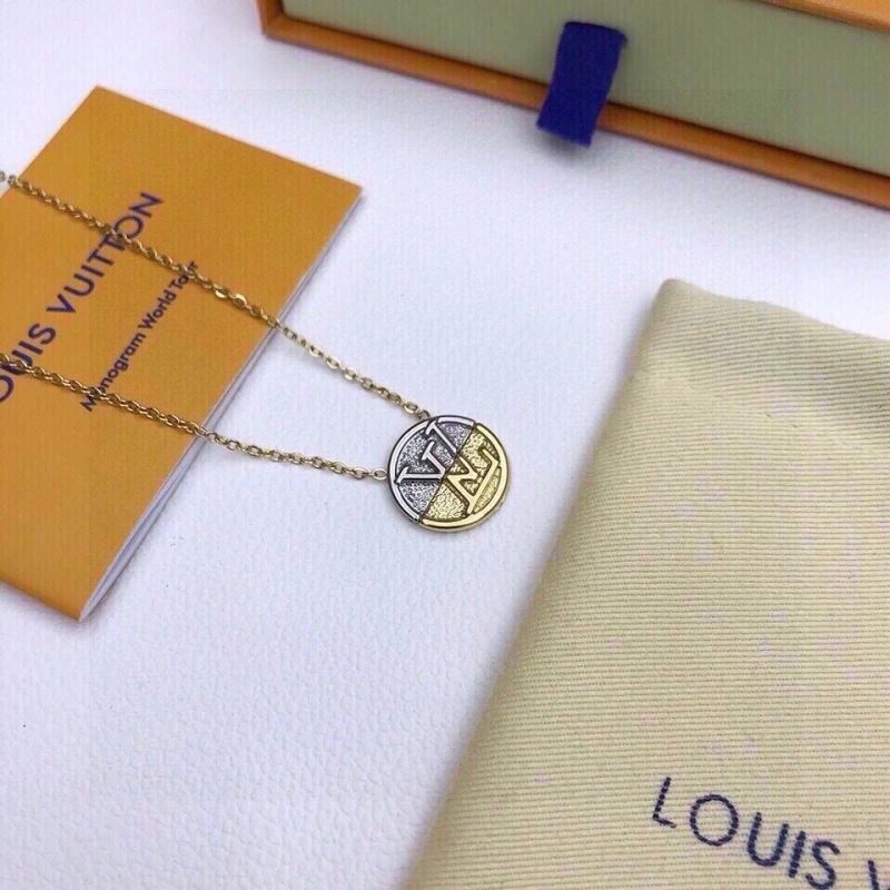 Attractive Louis Vuitton Necklaces 268366