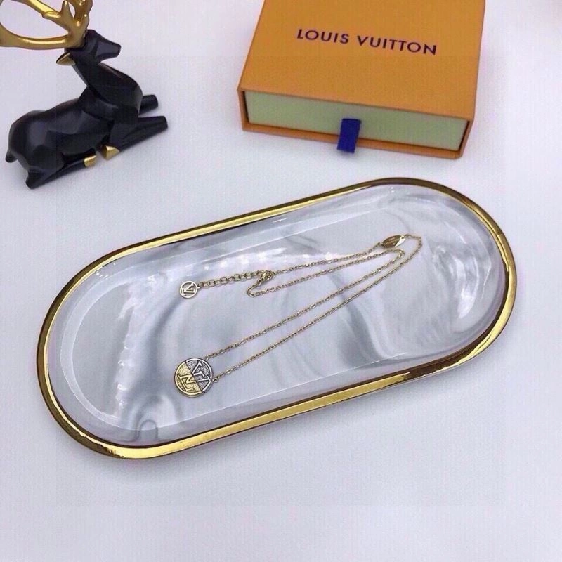 Attractive Louis Vuitton Necklaces 268366