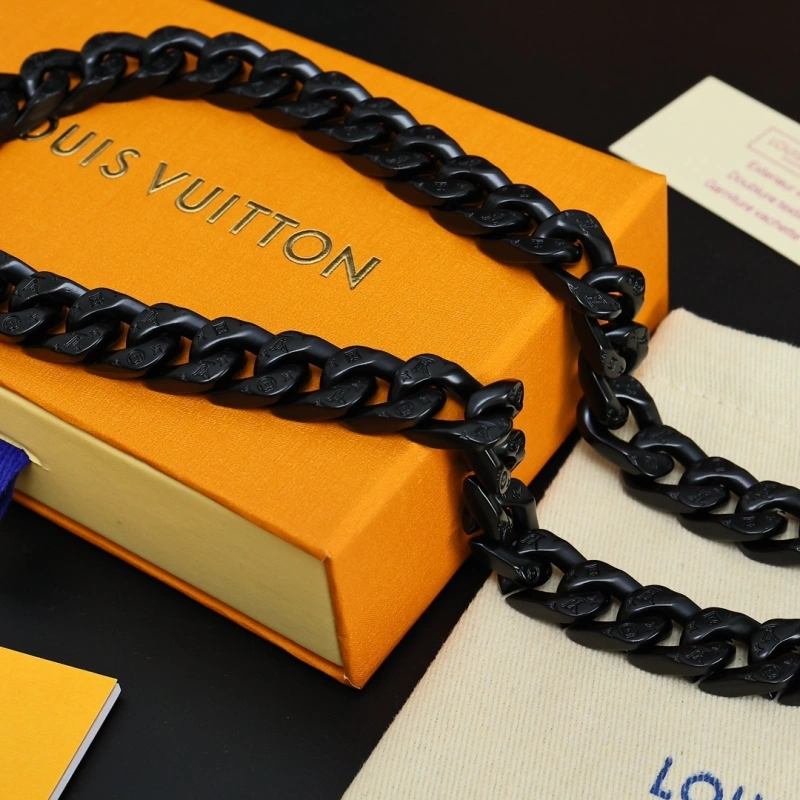 Sleek Louis Vuitton Necklaces 268318