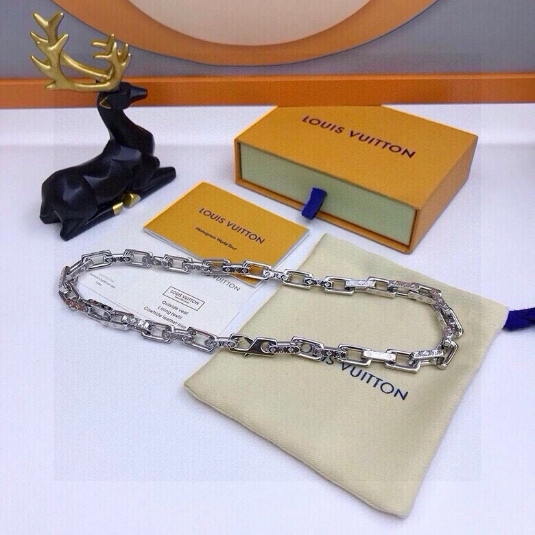 Comfortable Louis Vuitton Necklaces 268369