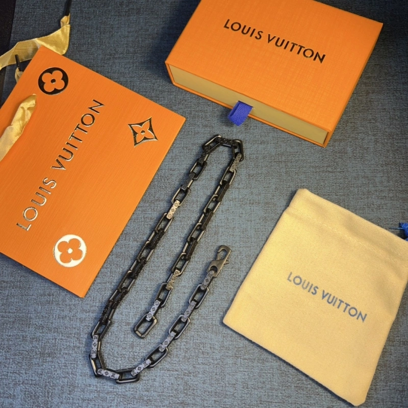 Sleek Louis Vuitton Necklaces 268310