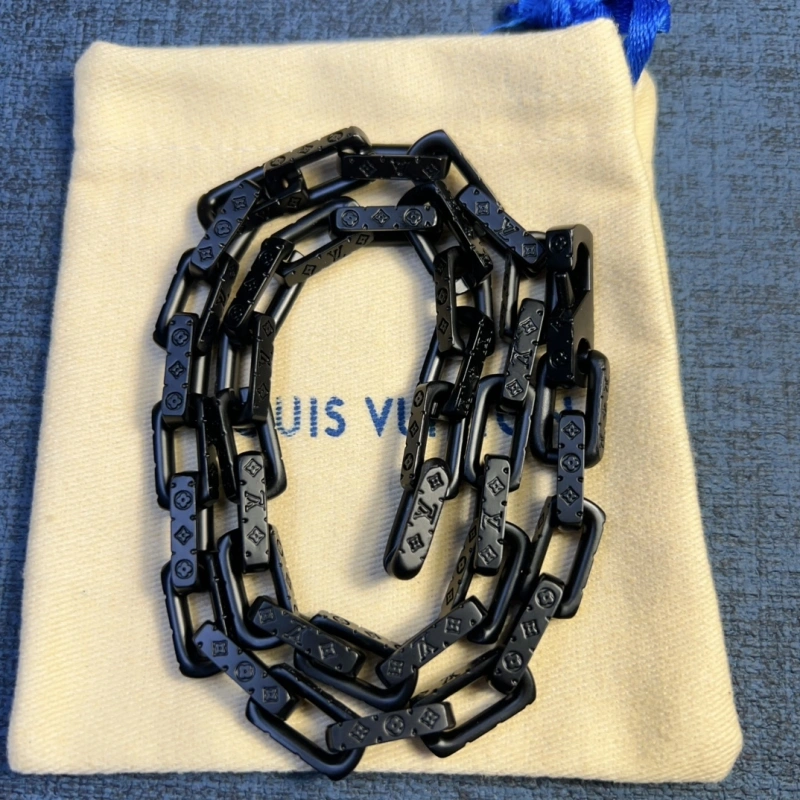Sleek Louis Vuitton Necklaces 268310