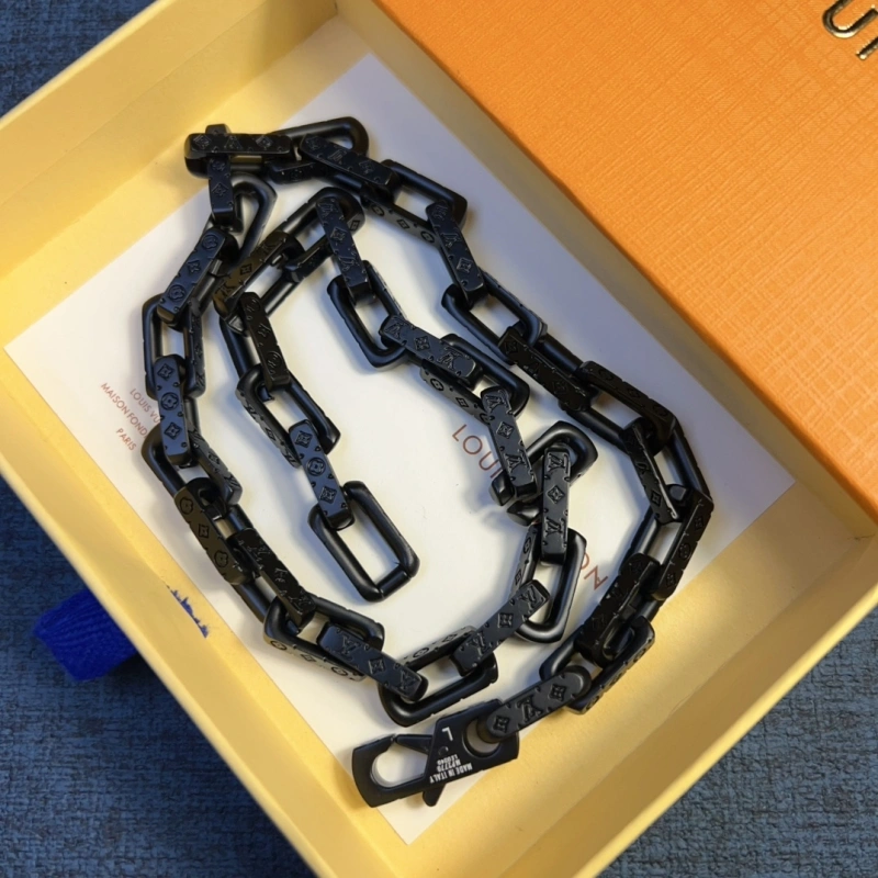 Sleek Louis Vuitton Necklaces 268310