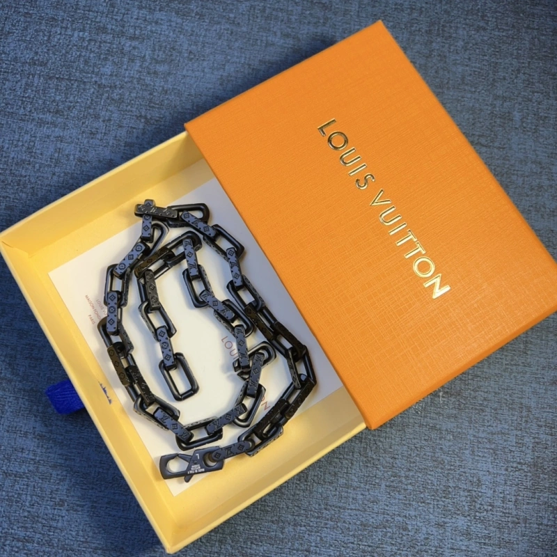Sleek Louis Vuitton Necklaces 268310