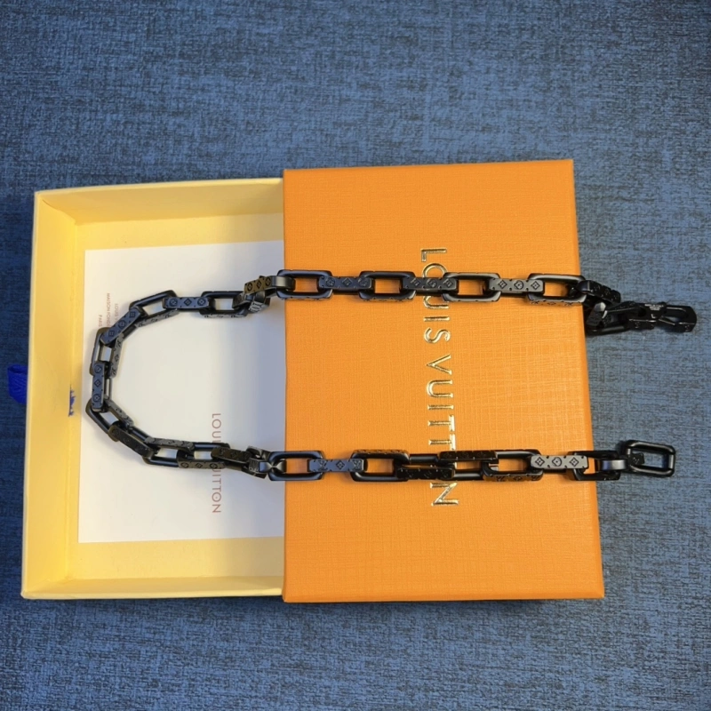 Sleek Louis Vuitton Necklaces 268310