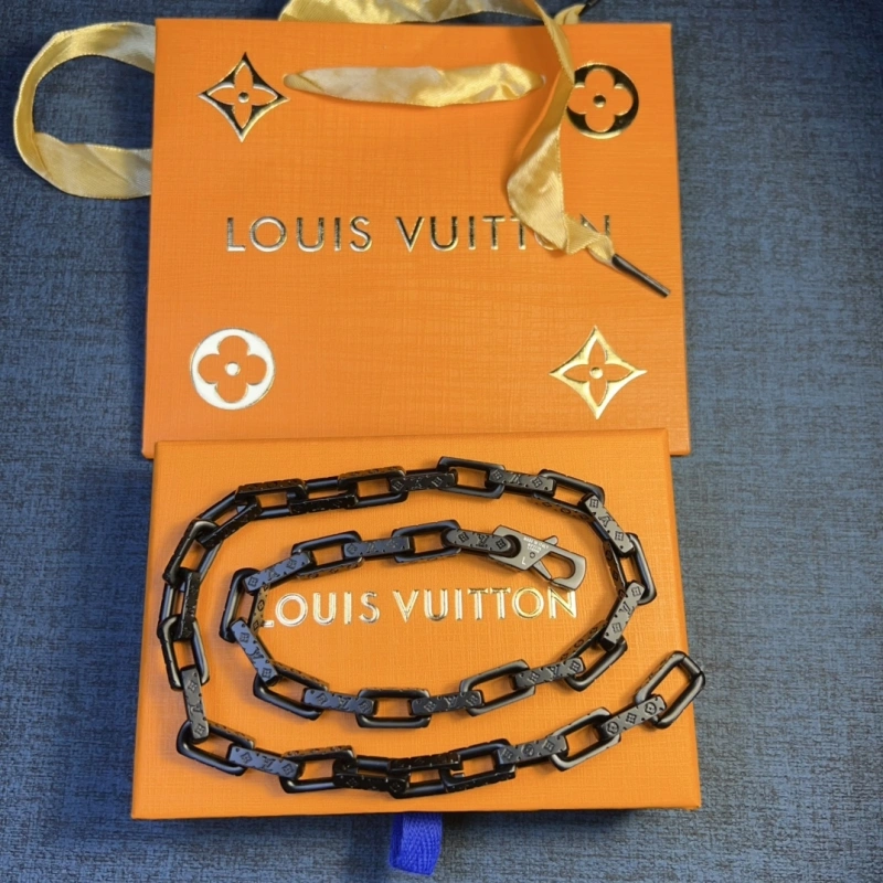 Sleek Louis Vuitton Necklaces 268310