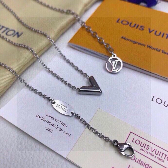 Louis Vuitton Necklaces Reliable 268367