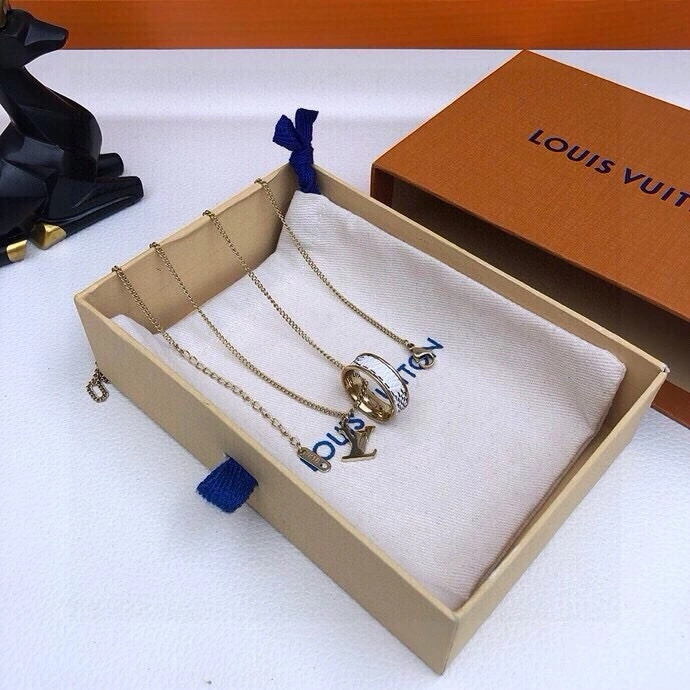 SunProtective Louis Vuitton Necklaces 268358