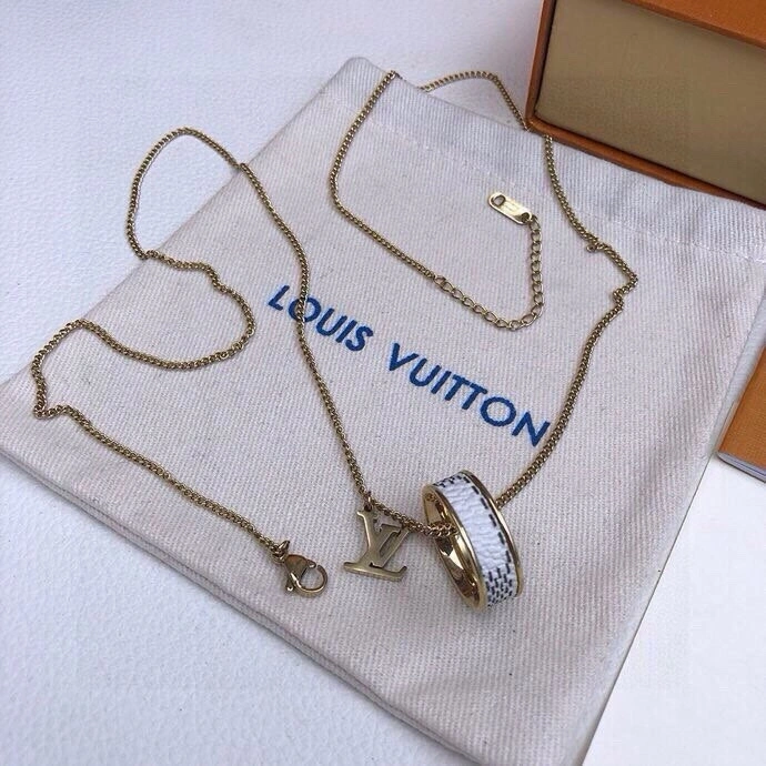 SunProtective Louis Vuitton Necklaces 268358