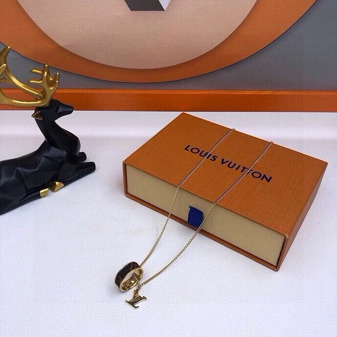 Snug Louis Vuitton Necklaces 268360