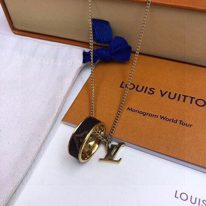 Snug Louis Vuitton Necklaces 268360
