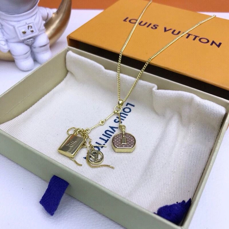 Sporty Louis Vuitton Necklaces 268339