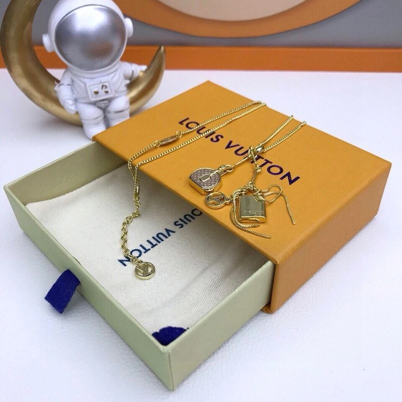 Sporty Louis Vuitton Necklaces 268339