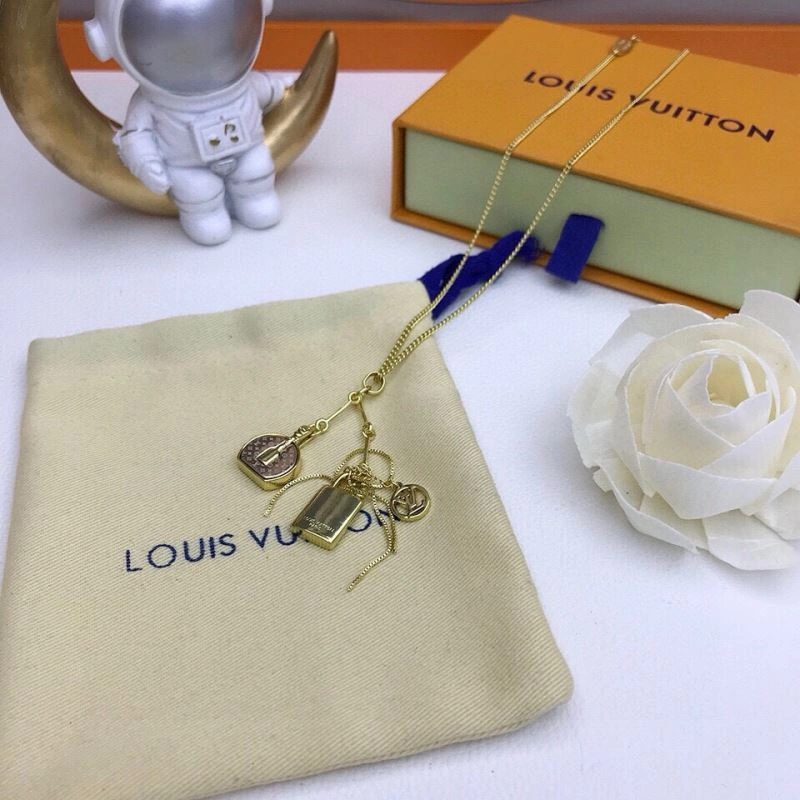 Sporty Louis Vuitton Necklaces 268339