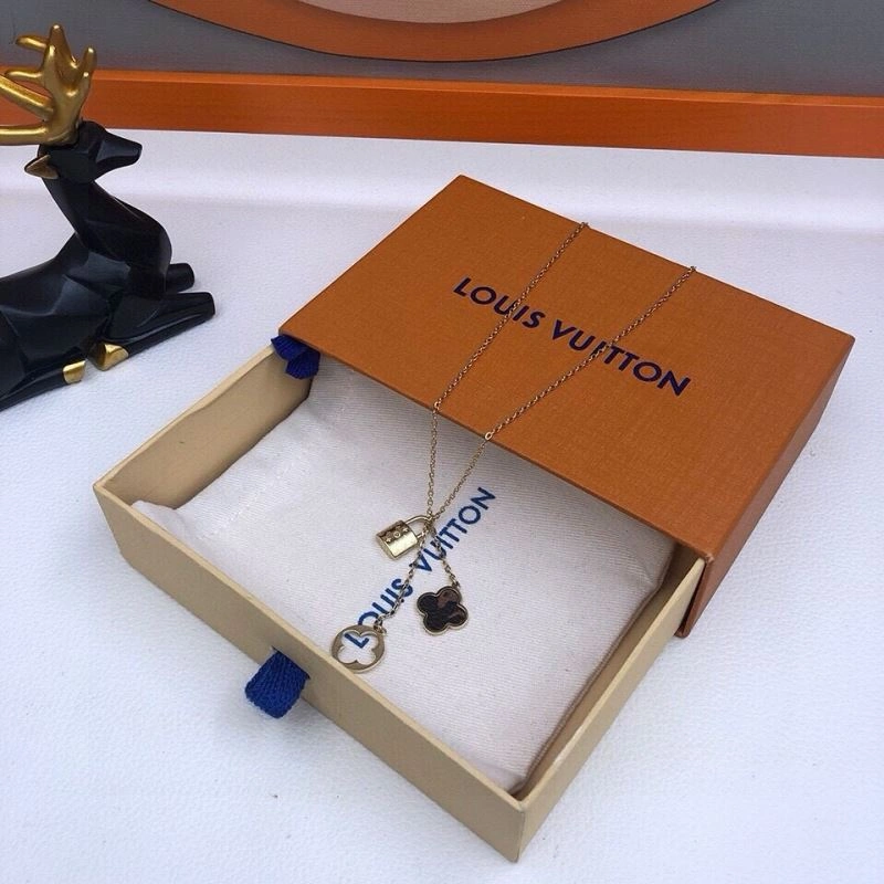 Louis Vuitton Necklaces DailyWear 268344