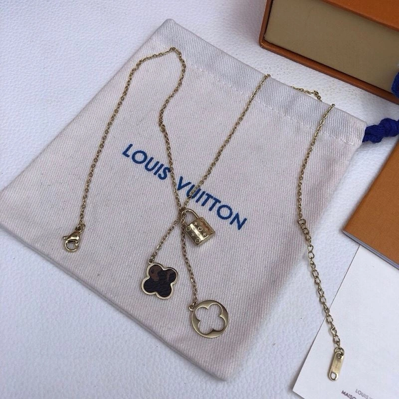 Louis Vuitton Necklaces DailyWear 268344